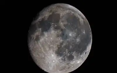 القمر يكشف أسراره المذهلة.. ماذا يوجد