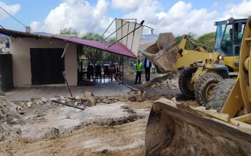 حملة أمنية بجرش لإزالة البسطات والأكشاك