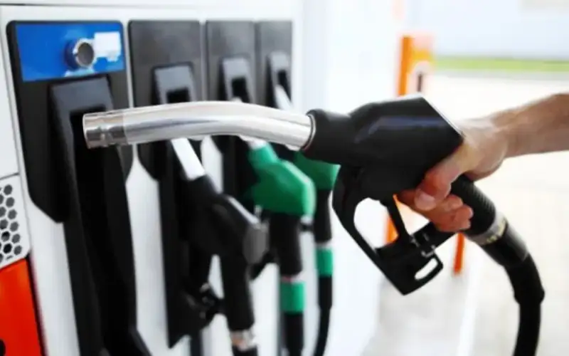 الحكومة: ارتفاع أسعار المشتقات النفطية عالميا