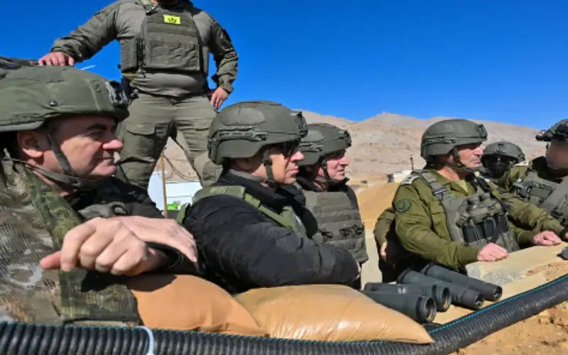 نتنياهو يزور القوات الإسرائيلية على الجانب