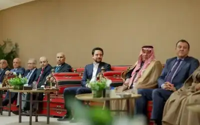 ولي العهد يلتقي وجهاء وممثلين عن