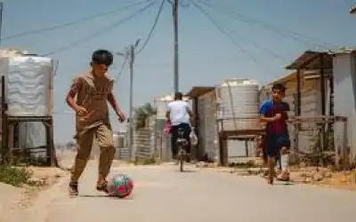 أكثر من 470 ألف لاجئ وطالب