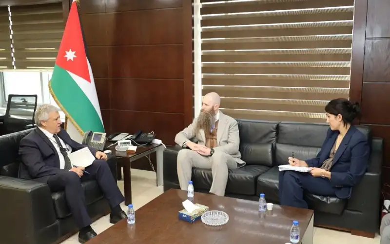 السفير الأمريكي: مستعدون لتقديم الدعم لقطاع