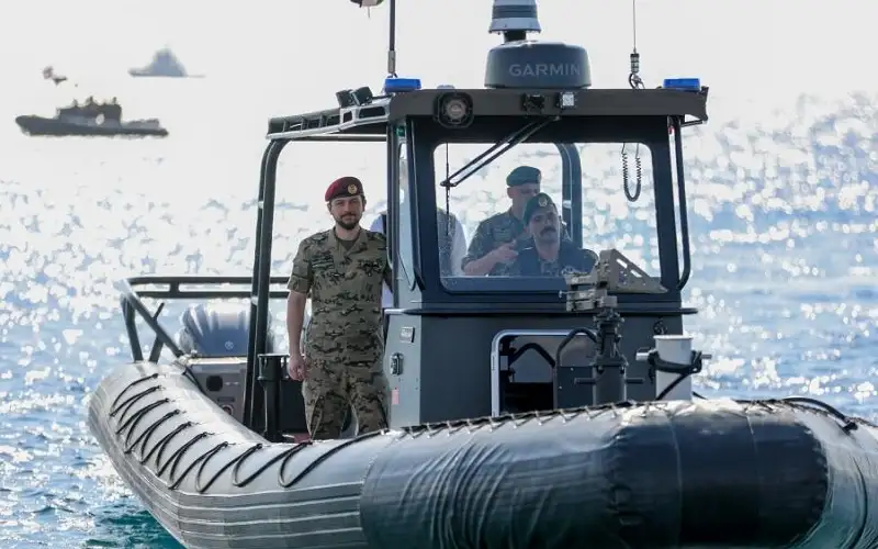 ولي العهد يزور فريق مكافحة الإرهاب