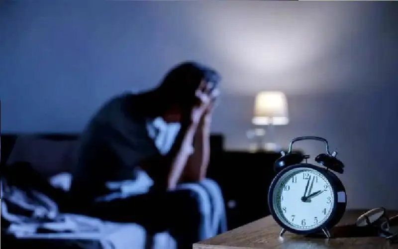 دراسة: نقص النوم يرتبط بـ 3