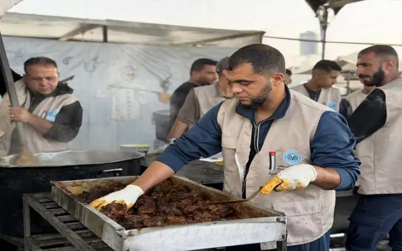 الحملة الأردنية الإغاثية توزع وجبات أرز