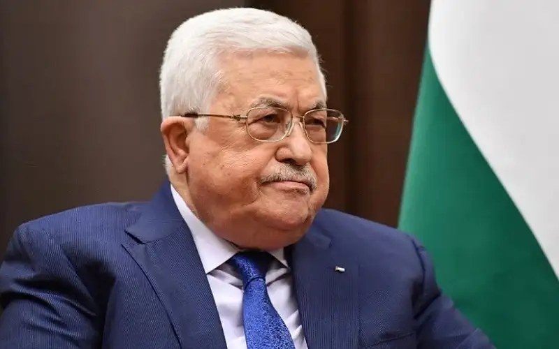 عباس يشكل مجلسا قياديا مصغرا لإدارة