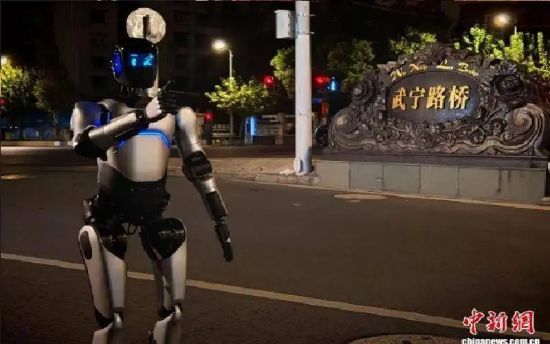 روبوت صيني يسجل رقما قياسيا بالسير