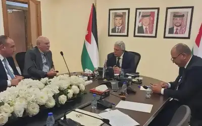 وزير النقل يؤكد ضرورة إدخال شريحة