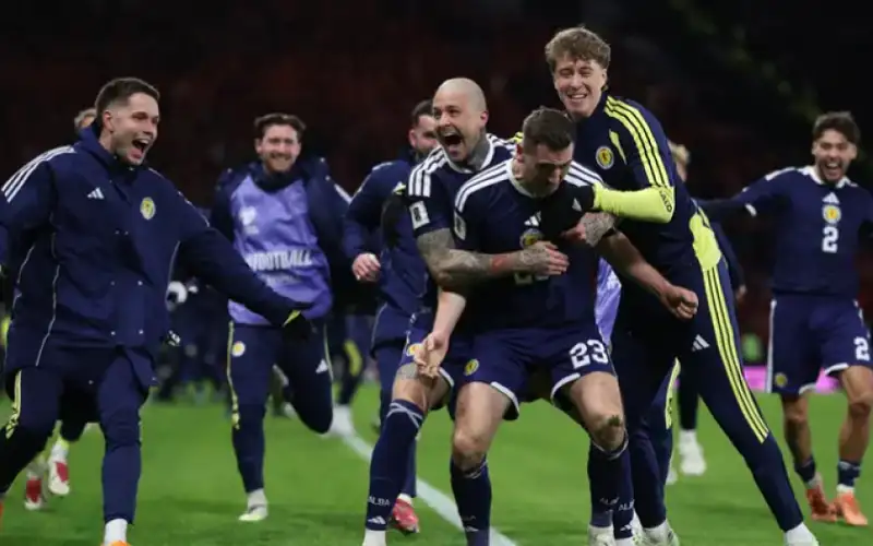 هدف تأهل اسكتلندا لكأس العالم يتسبب
