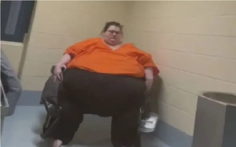 احتجاز وتعذيب.. أب يحبس ابنته عامين