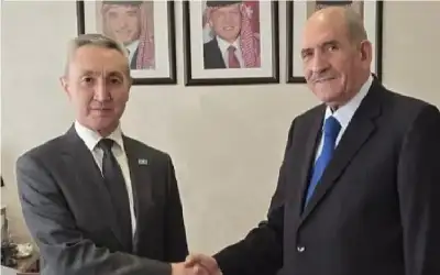 الذنيبات يبحث مع السفير الكازاخستاني تعزيز