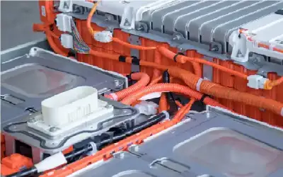 ترخيص 3 شركات خاصة لجمع بطاريات
