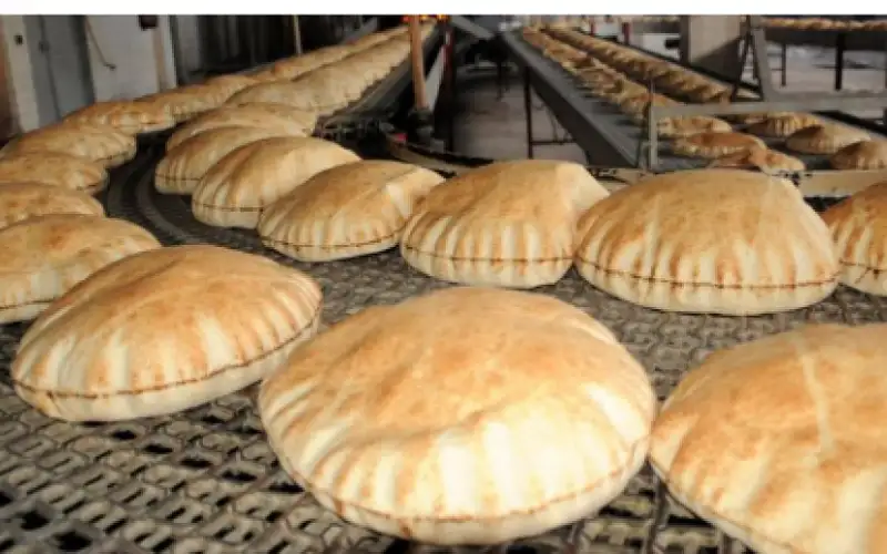 الحكومة تثبت أسعار الخبز حتى نهاية