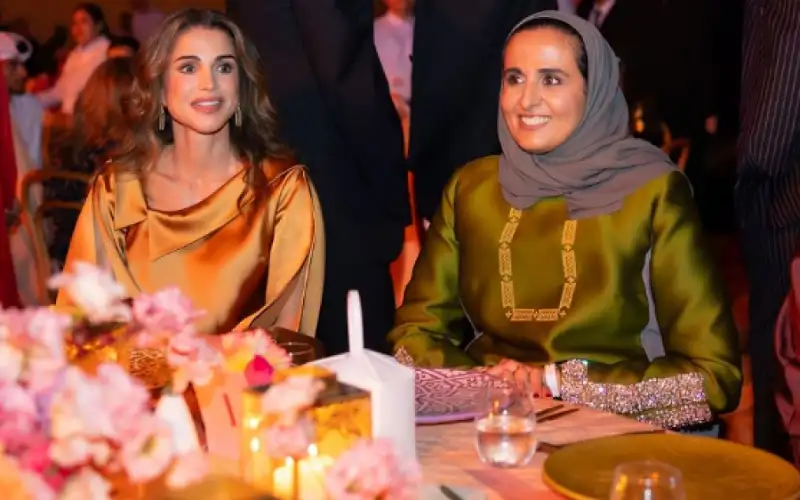 الملكة رانيا العبدالله تشارك في عشاء