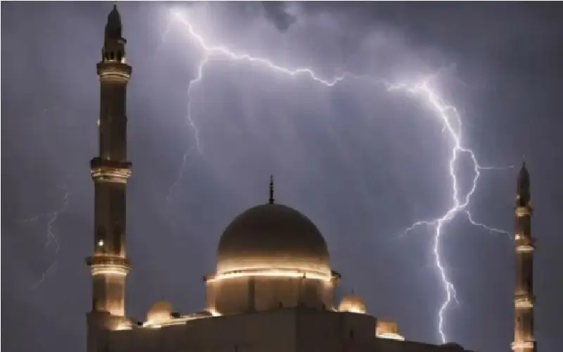 تعرض مسجد في المفرق لصاعقة رعدية