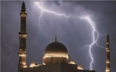 تعرض مسجد في المفرق لصاعقة رعدية