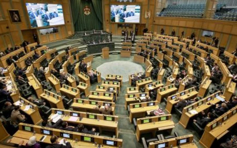 المالية النيابية تناقش موازنة وزارة المالية