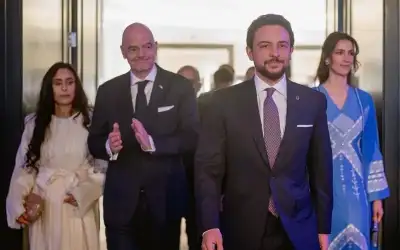 مندوبا عن الملك .. ولي العهد