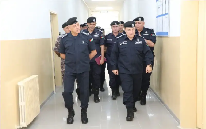 مدير الأمن العام يفتتح معهد إعداد