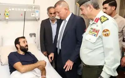 وزير الداخلية يزور مصابي المداهمة الأمنية