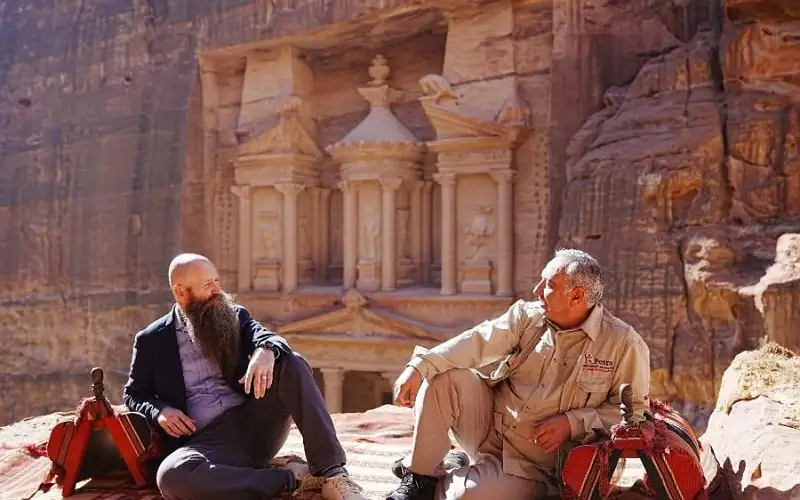 السفير الأمريكي يزور البترا ووادي موسى