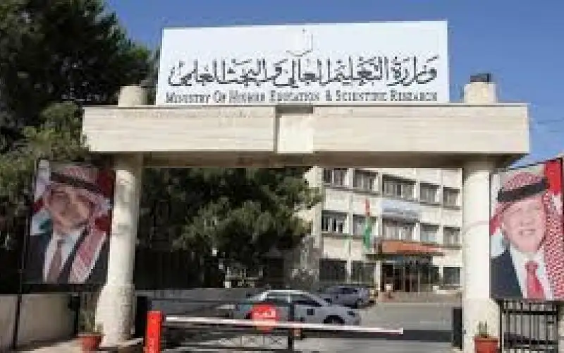 38 ألف طالب يتقدمون إلكترونيا للبعثات