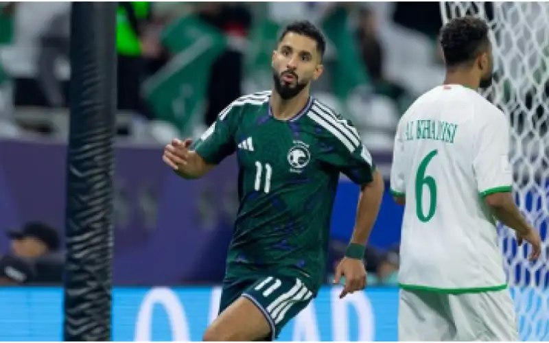 المنتخب السعودي يفوز على عمان (2-1)