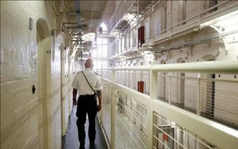 عادة لا تريد ان تتوقف.. فضيحة