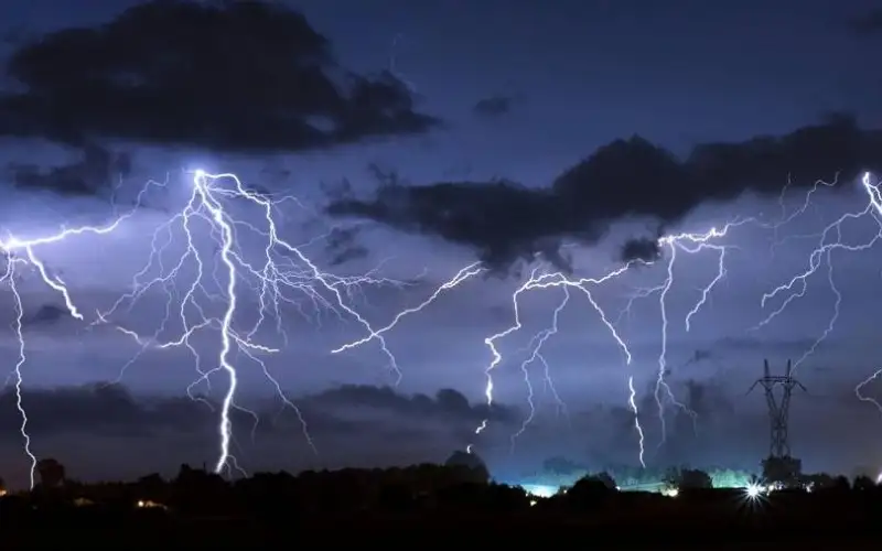 الأرصاد الجوية: تحذير من تقلبات الطقس