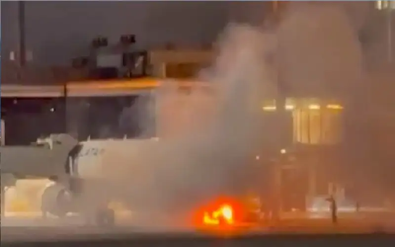 فيديو.. لحظة احتراق طائرة بعد صعود