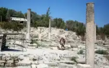 عربي ودولي ـ السياحة الفلسطينية: قوات إسرائيلية سرقت أعمدة