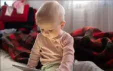 هل فعلا يؤثر الضوء الأزرق على