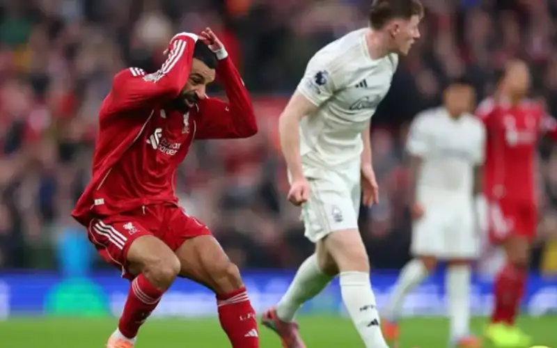 لاعب ليفربول: صلاح يخلق المشاكل ..