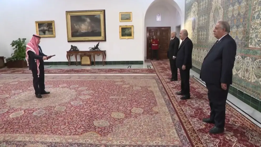 السفير عاهد سويدات يقدم أوراق اعتماده