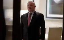 الملك ورئيس وزراء أstrongلبstrongانيا يترأسان جولة