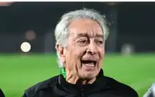 مدرب مصر ينفجر غضبا : شخص