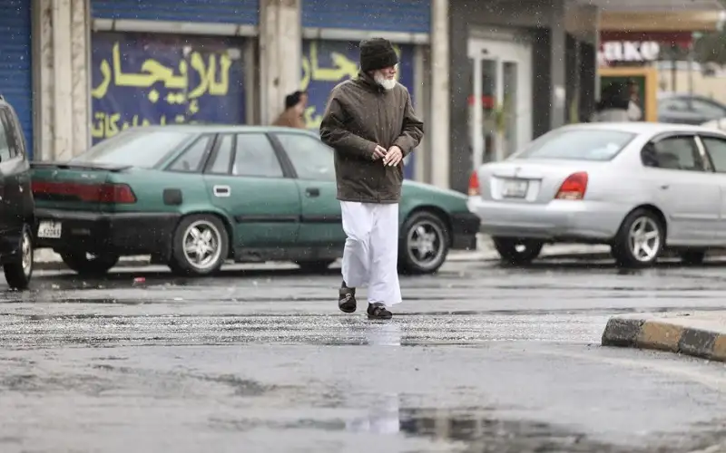 أجواء ماطرة وتحذيرات من تشكل السيول