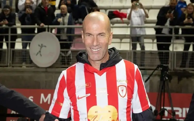 ليكيب تكشف علاقة مثيرة بين زيدان