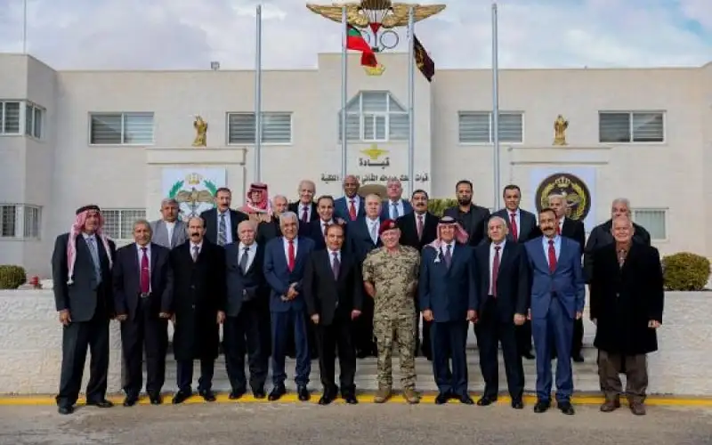 الحاضرون للقاء الملك من رفاق السلاح