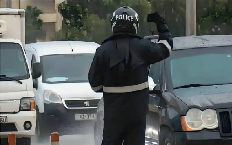 موقف إنساني لرقيب سير ينقذ رجلا