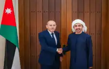 الصفدي يبحث مع نظيره الإماراتي الأوضاع