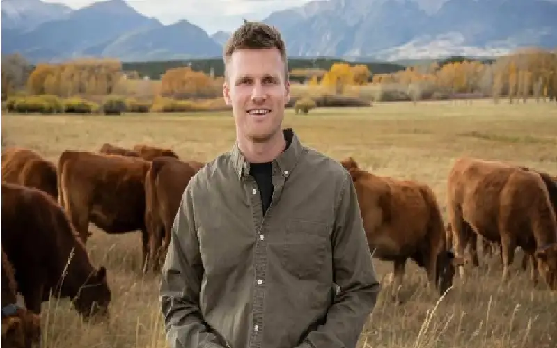 شاب يحدث ثورة في تربية الماشية