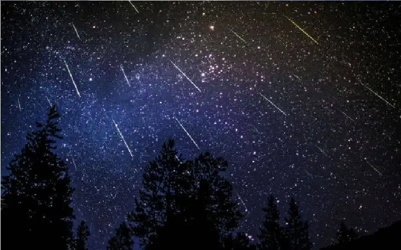 سماء المنطقة العربية تشهد مساء اليوم