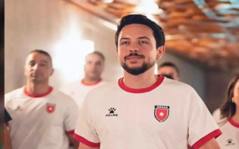 ولي العهد يطمئن على صحة يزن