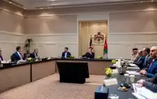 الملك يطلع على خطة الحكومة لتطوير