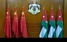 الصفدي يلتقي نظيره الصيني في strongعمانstrong