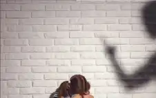 كيف تعرف أنك ضحية لأبوين نرجسيين؟