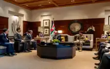 الملك يسstrongتقبلstrong وزير الخارجية الصيني ويبحث