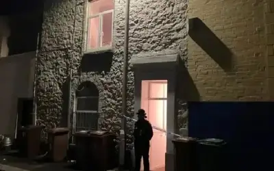 مستوطنون يقتحمون باحات الاقصى بحراسة شرطة